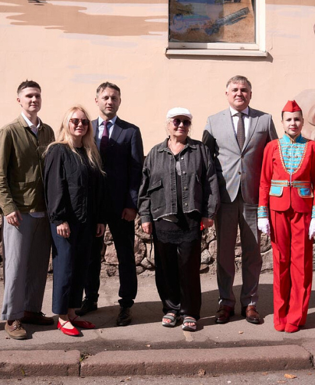 В Черняховске торжественно открыли мурал с изображением главного архитектора города Ивана Михайловича Матвы